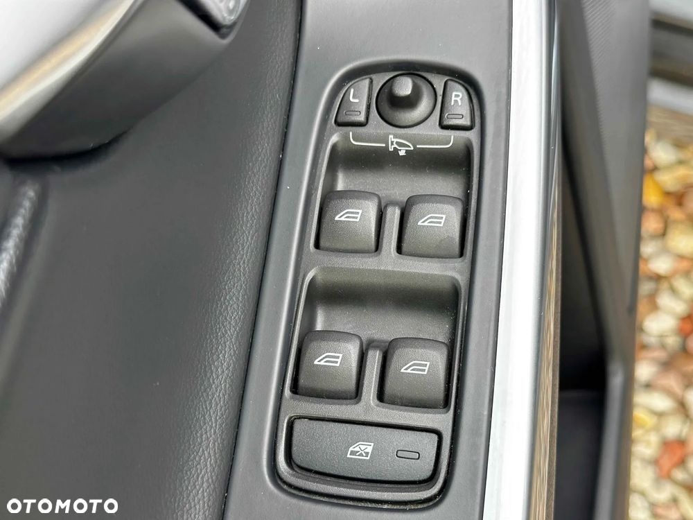 Volvo XC 60 D4 Momentum - 23