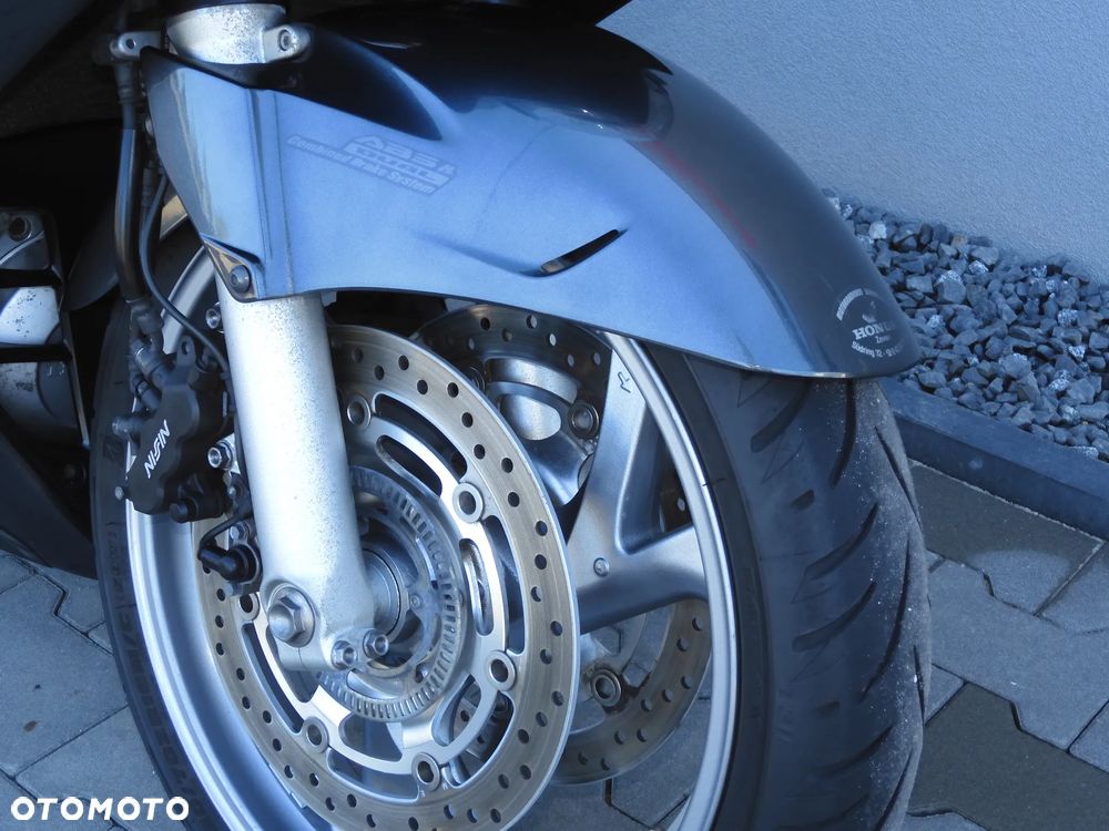 Honda ST - 5