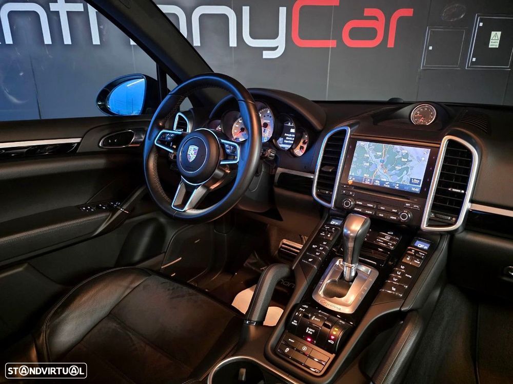 Porsche Cayenne Platinum Edition - 7