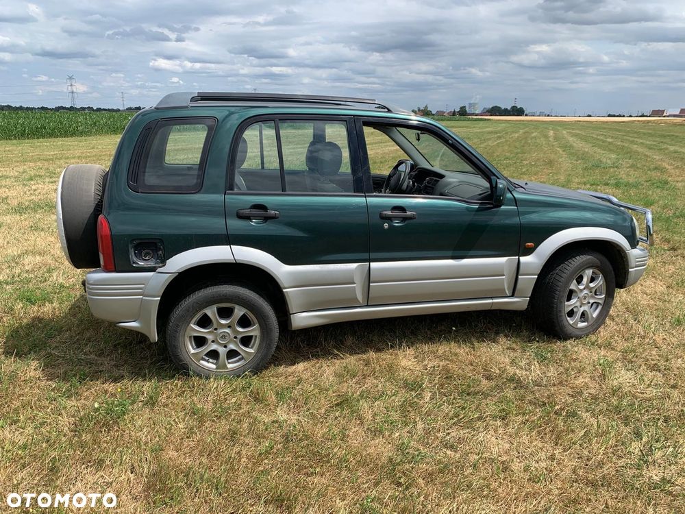 Suzuki Grand Vitara 2.5 V6 - 11