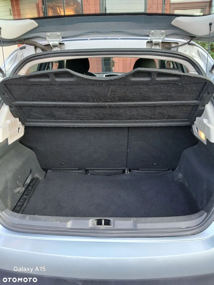 Peugeot 207 - 10