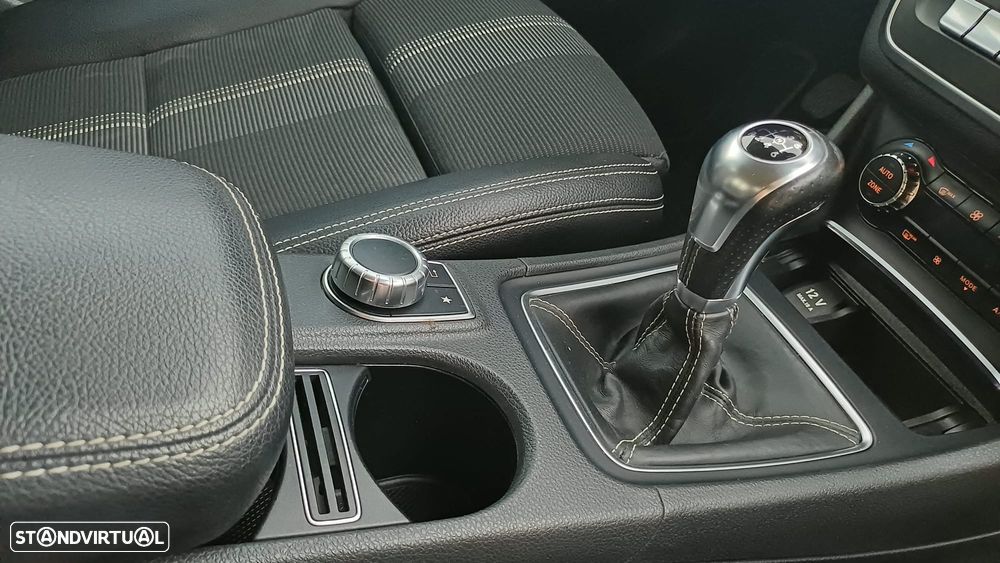 Mercedes-Benz GLA 180 d Urban - 18