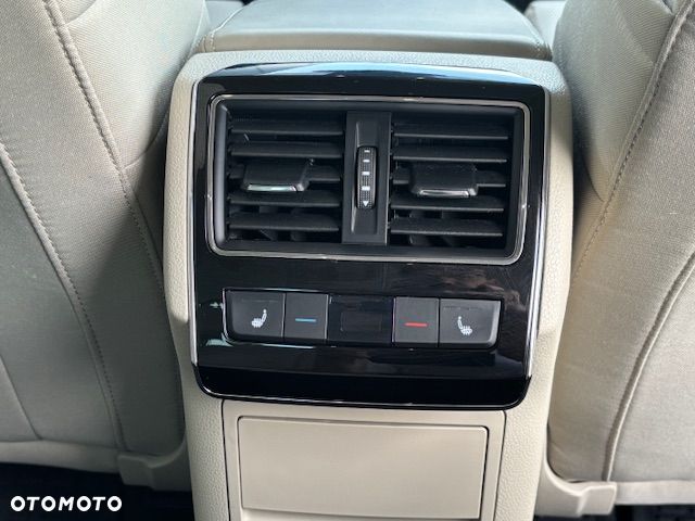Skoda Superb 2.0 TDI SCR Style DSG - 19