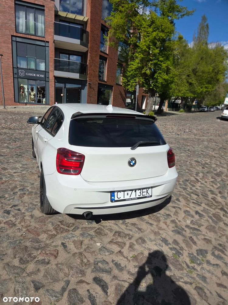 BMW Seria 1 116i Sport Line - 2