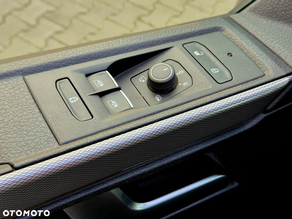 Volkswagen Multivan - 20