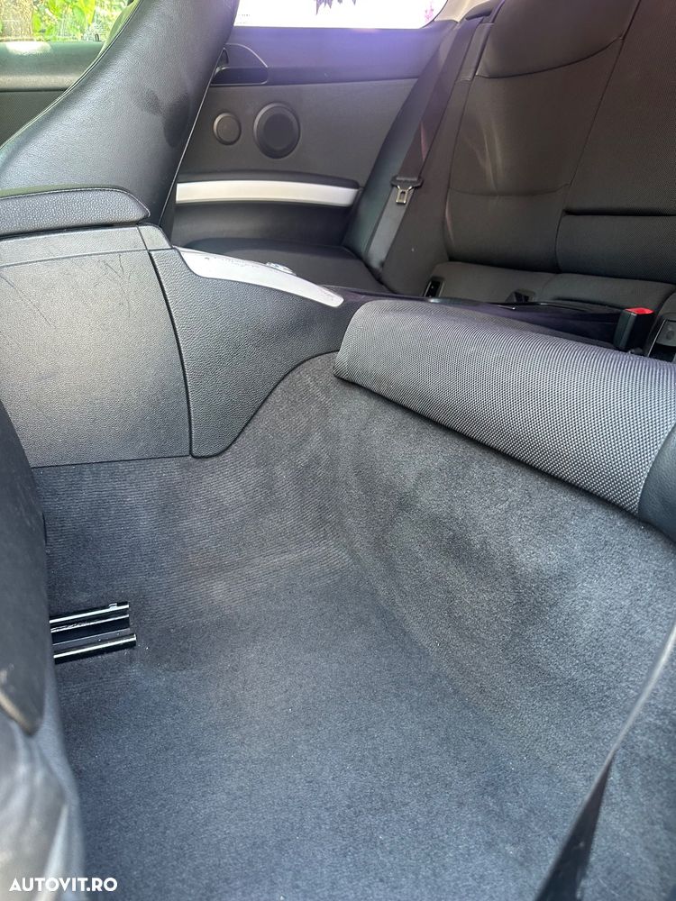 BMW Seria 3 320d - 12