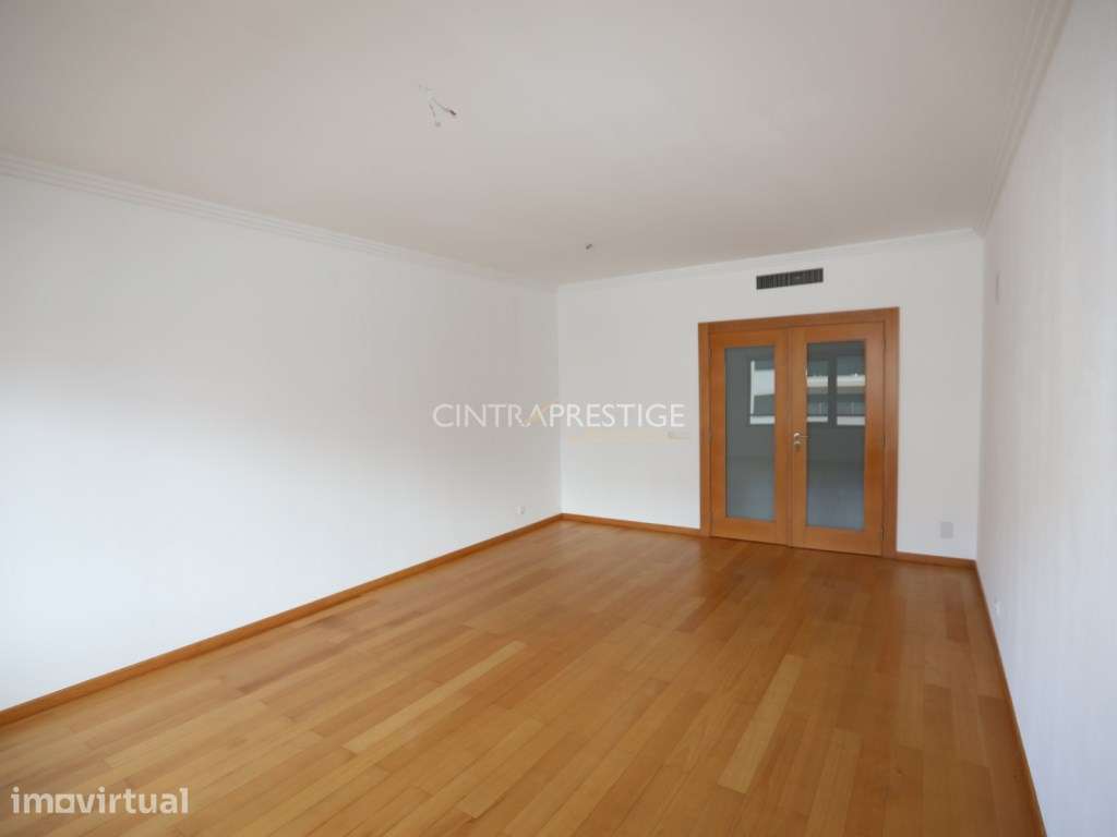 Arrendamento. Lourel. Apartamento T2 com parqueamento. - Grande imagem: 3/22