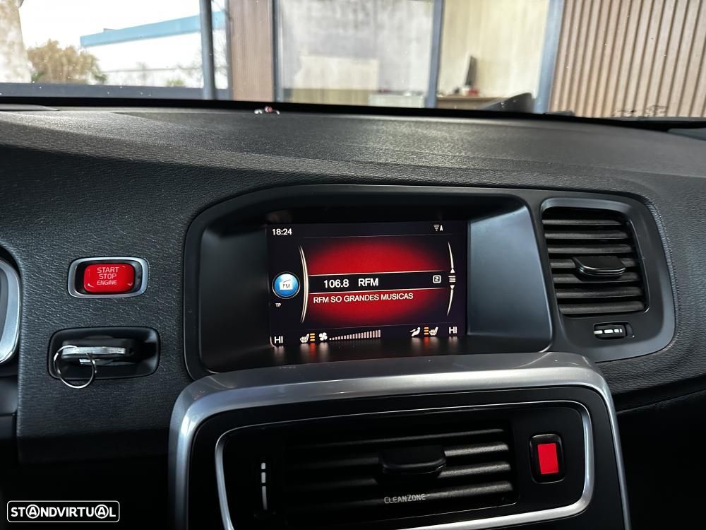 Volvo V60 2.4 D6 R-Design AWD Phev - 29