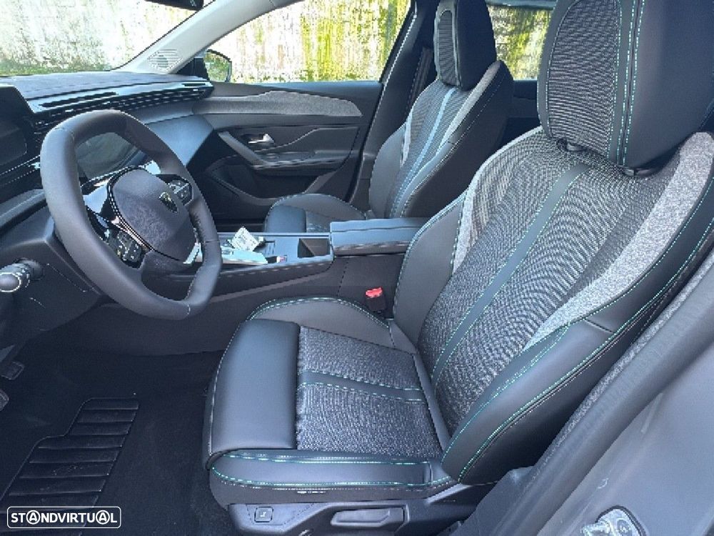 Peugeot 408 1.2 PureTech Allure EAT8 - 9