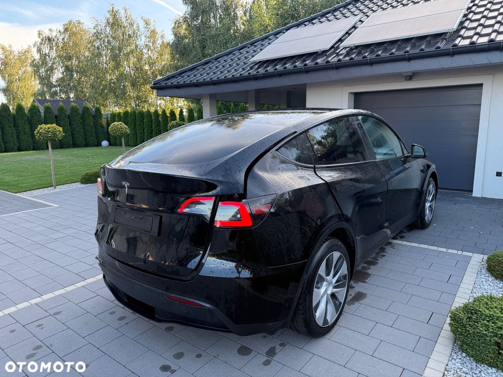 Tesla Y - 6