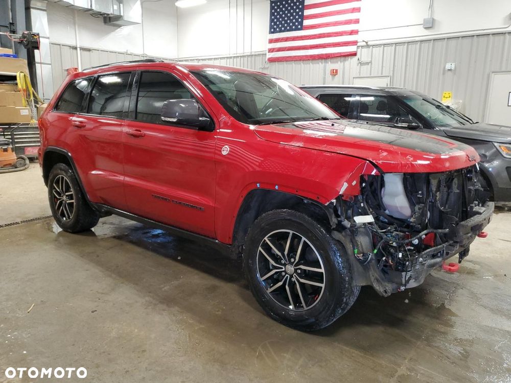 Jeep Grand Cherokee - 19