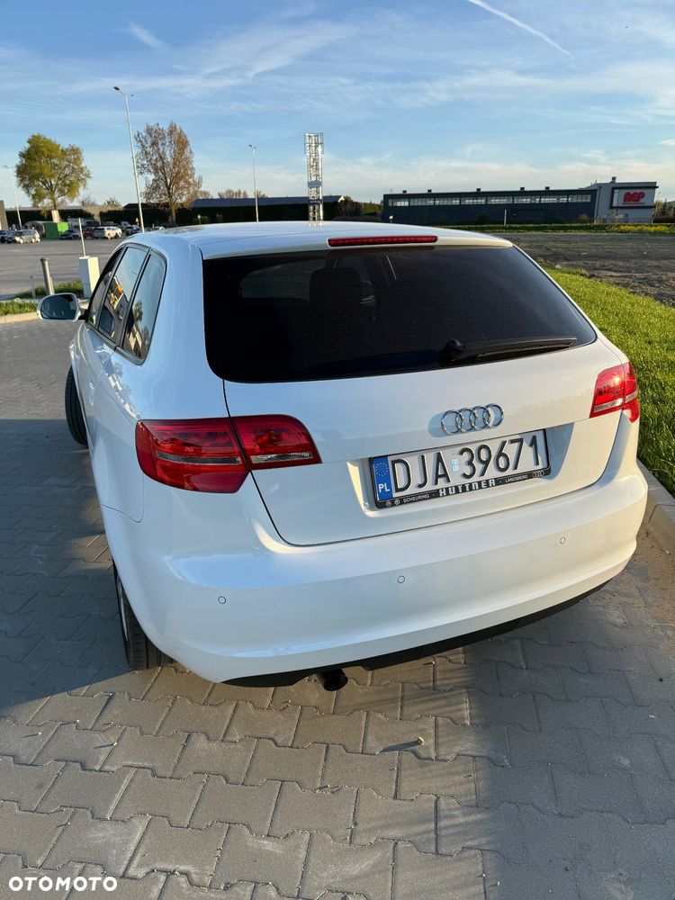 Audi A3 Sportback 1.6 TDI DPF S tronic Ambition - 8