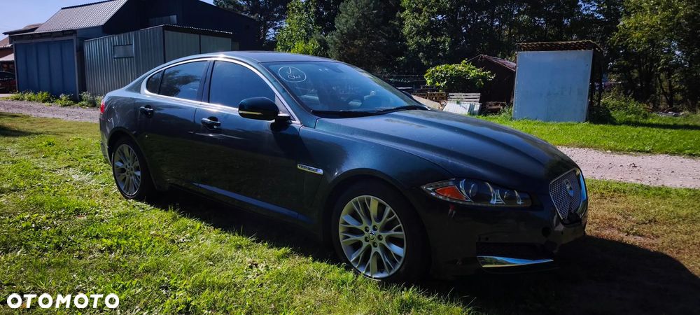 Jaguar XF - 12