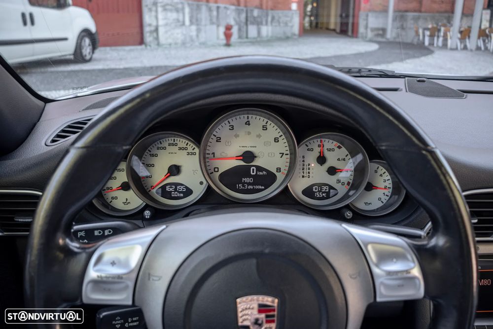 Porsche 911 Série F - 11