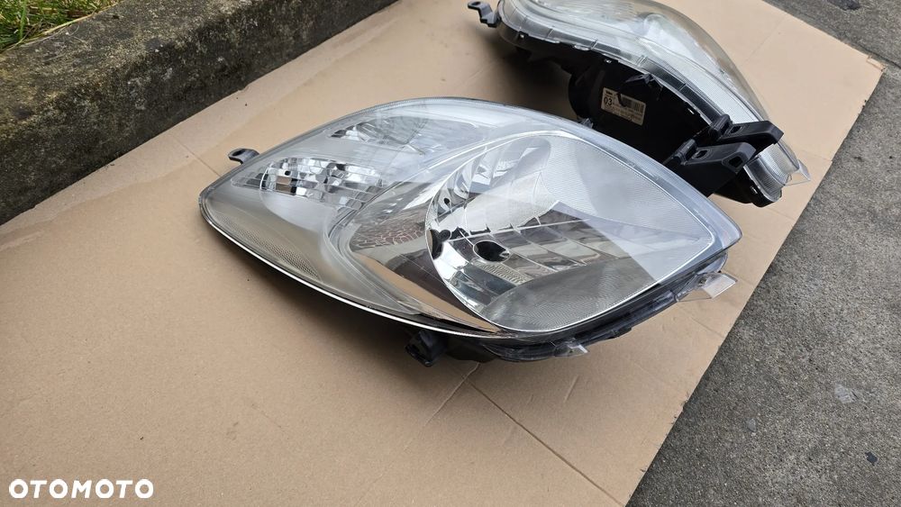 Toyota Yaris II 06-08 Lampa Przednia L+R Komplet Oryginał Europa - 3