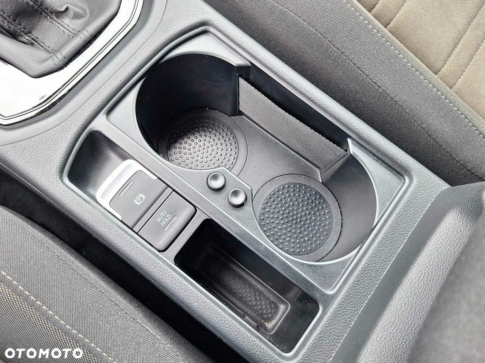 Volkswagen Touran - 23