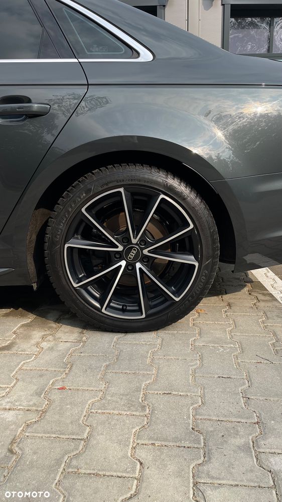 Audi A4 2.0 TFSI ultra S tronic - 23