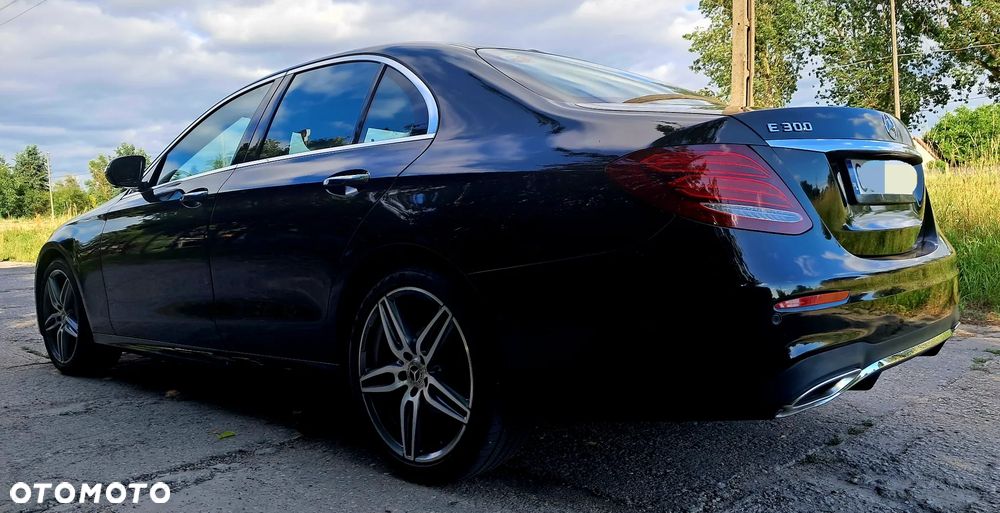 Mercedes-Benz Klasa E 300 9G-TRONIC AMG Line - 15