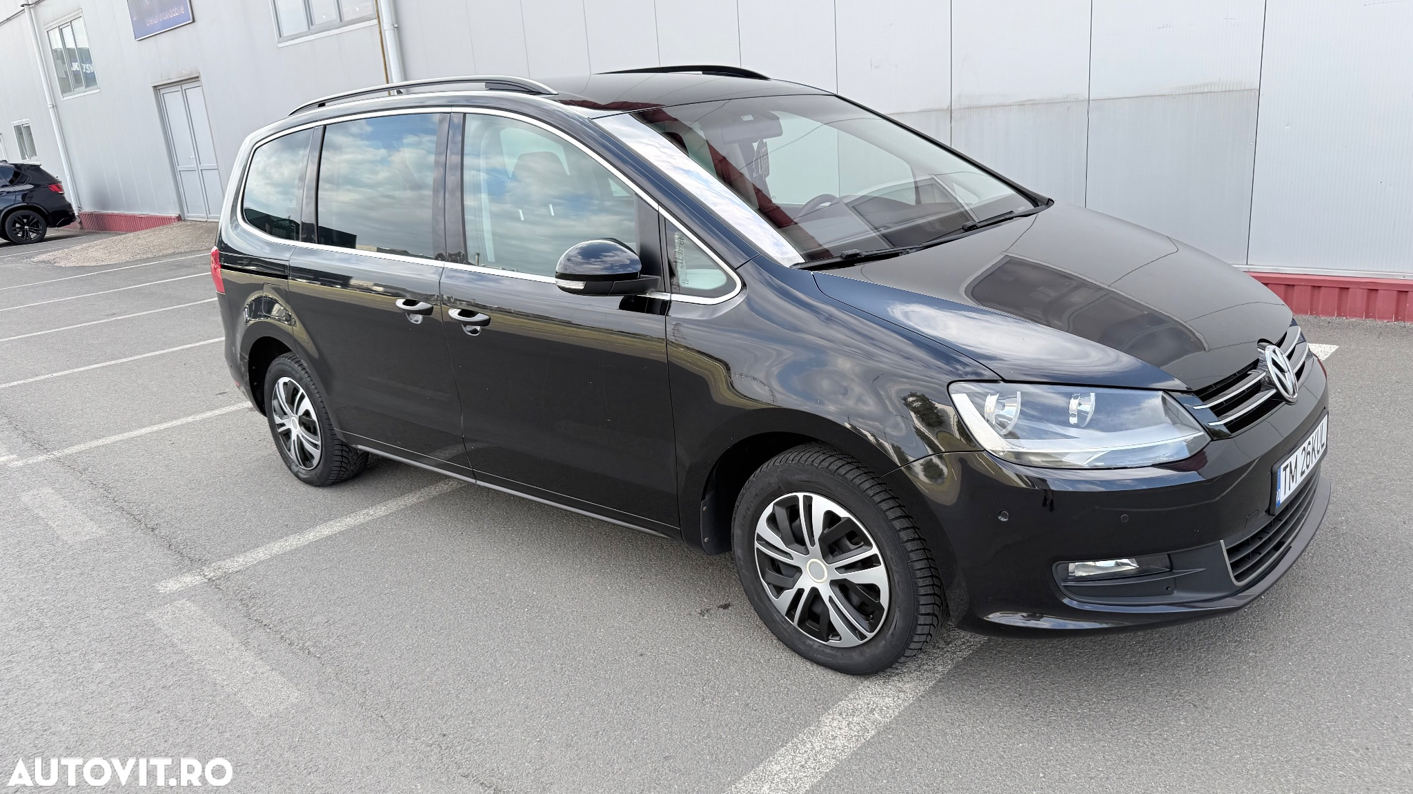 Volkswagen Sharan 2.0 TDI DSG BlueMotion Technology Comfortline - 9