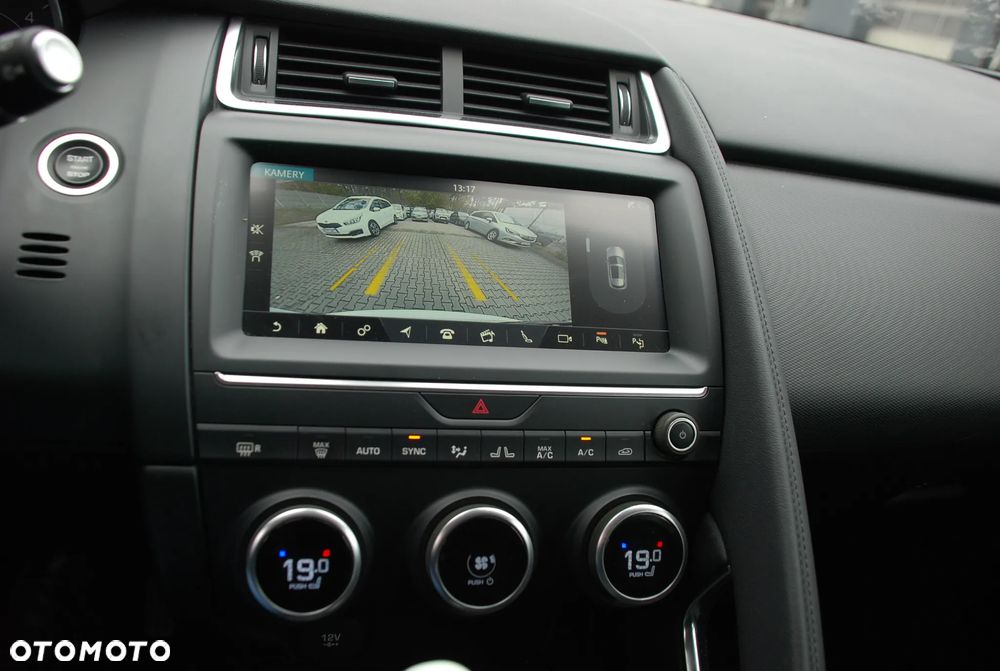 Jaguar E-Pace 2.0 i4D FWD R-Dynamic S - 29