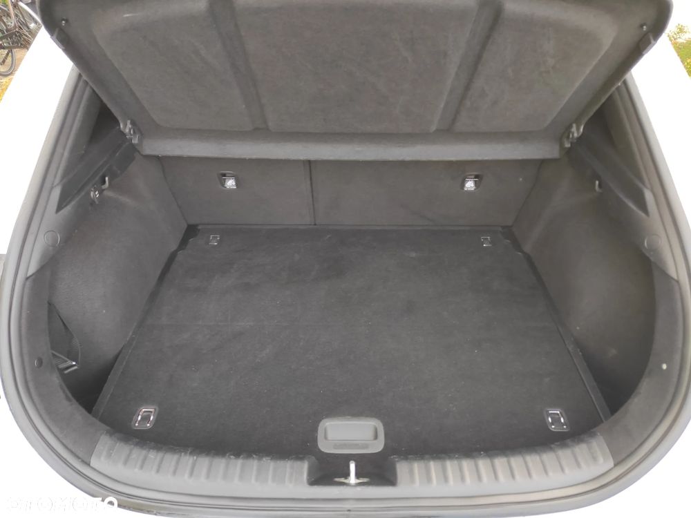 Kia XCeed - 12