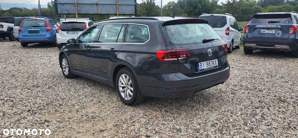 Volkswagen Passat - 5