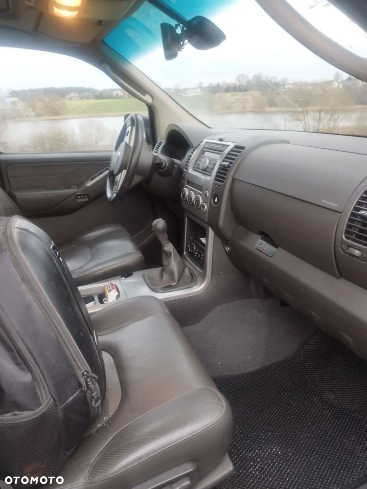 Nissan Pathfinder 2.5 dCi Premium - 10