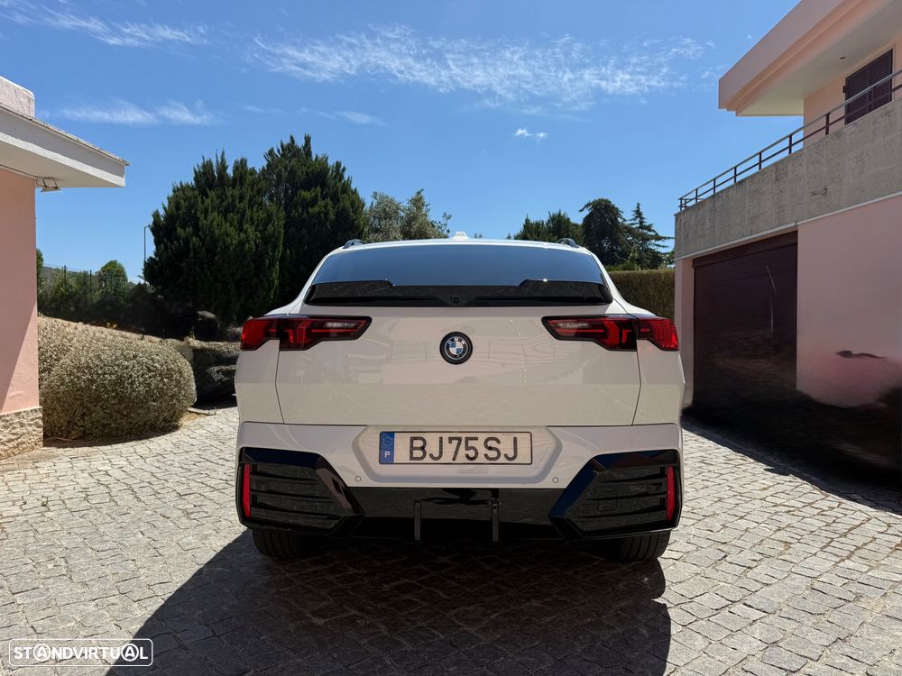 BMW iX2 eDrive20 Pack Desportivo M - 9