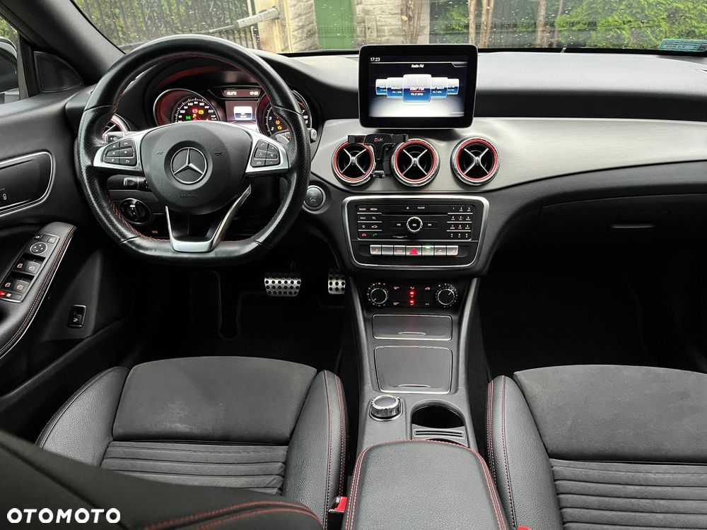 Mercedes-Benz CLA 200 7G-DCT - 14