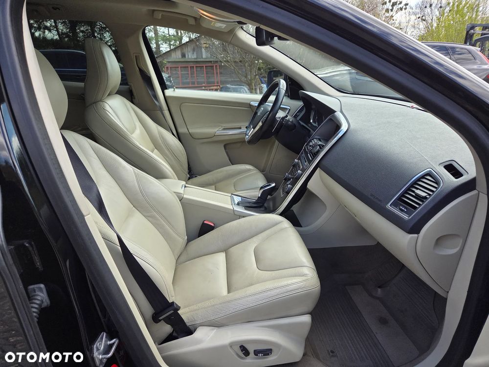 Volvo XC 60 T6 AWD Momentum - 10