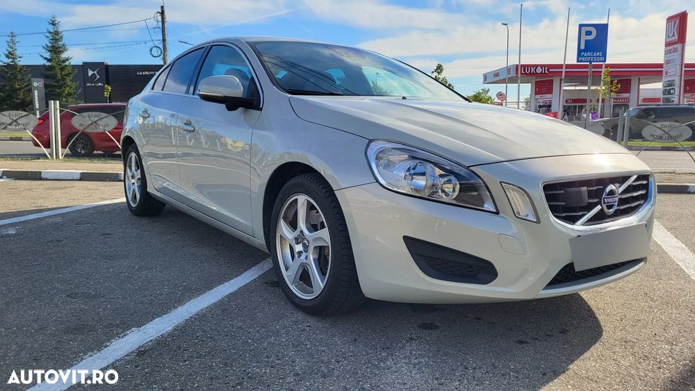 Volvo S60 D5 Summum - 10