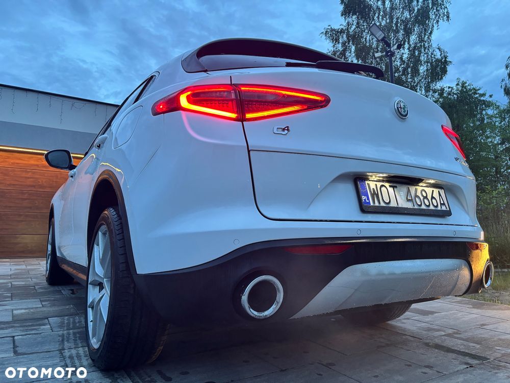 Alfa Romeo Stelvio 2.0 Turbo TI Q4 - 10