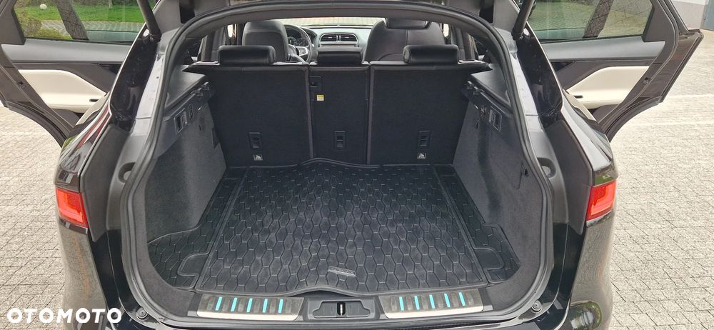 Jaguar F-Pace 20d AWD R-Sport Ingenium Edition - 31