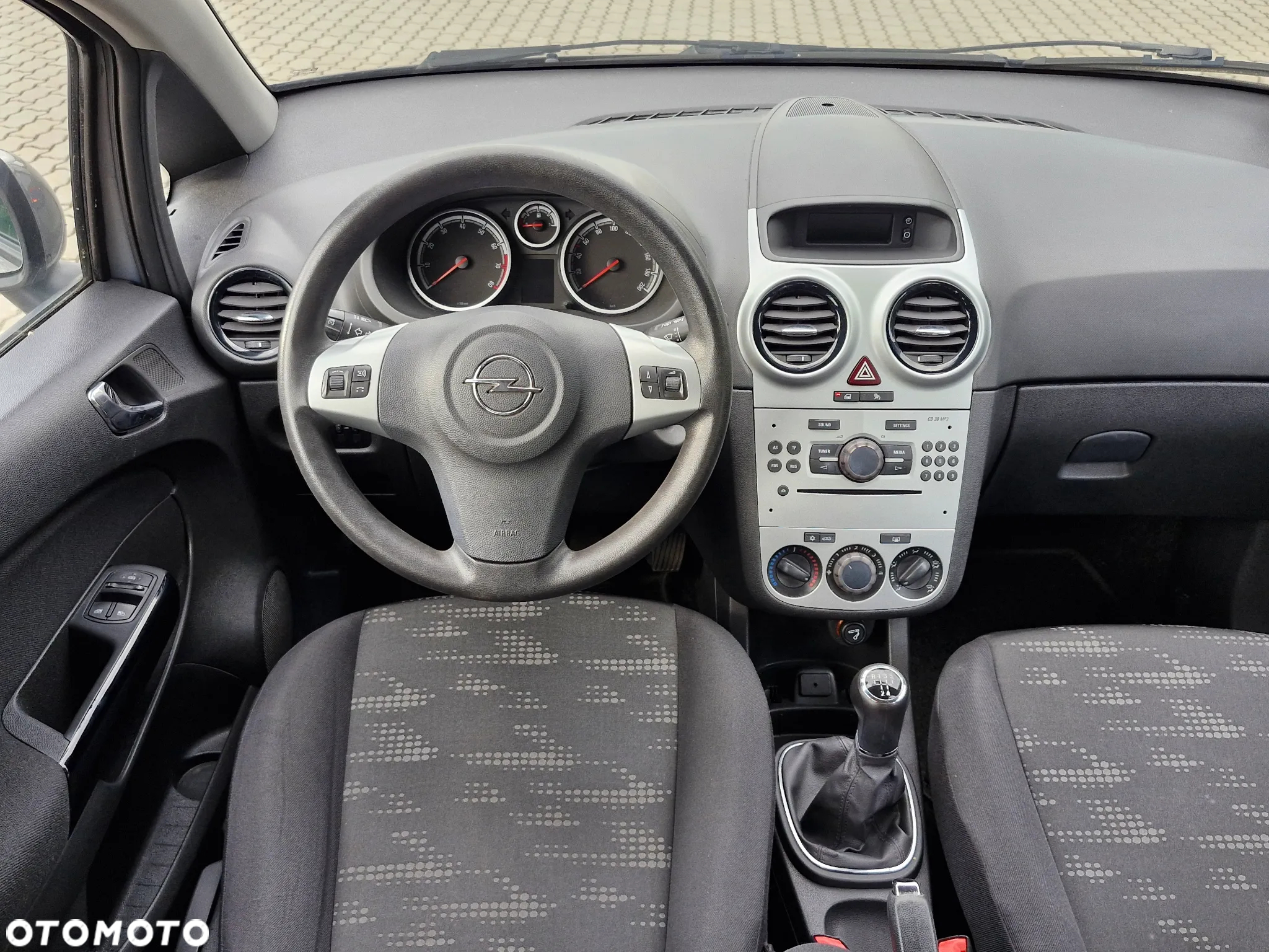 Opel Corsa 1.2 16V Cosmo - 21