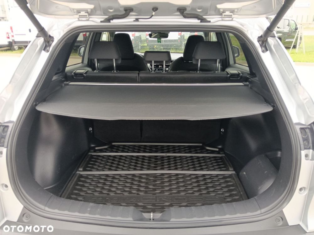 Toyota Corolla Cross - 13