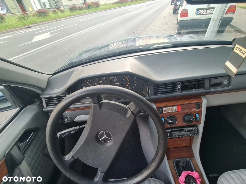 Mercedes-Benz W124 (1984-1993) - 14