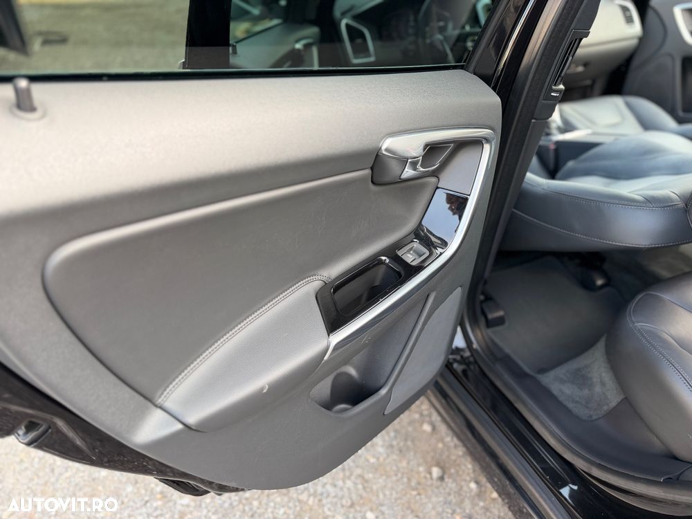 Volvo XC 60 D4 Geartronic Summum - 36