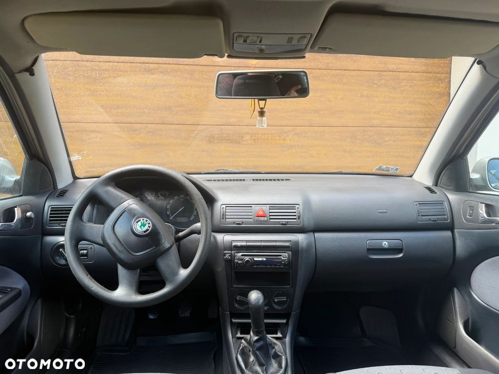Skoda Octavia 1.6 Tour - 5