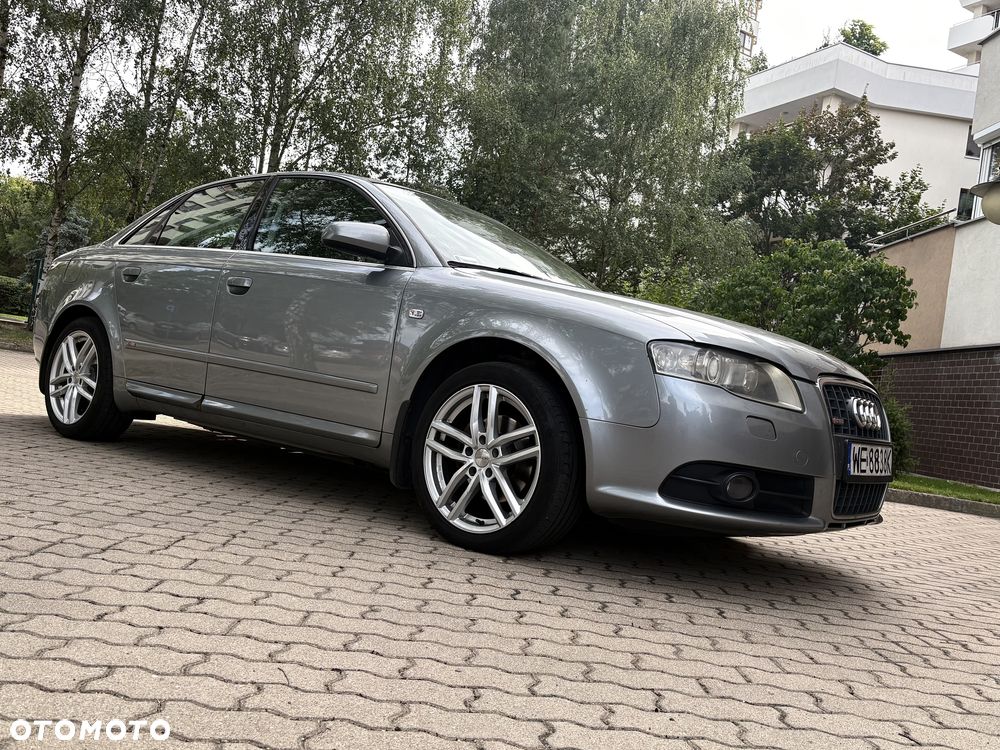Audi A4 Limousine - 4