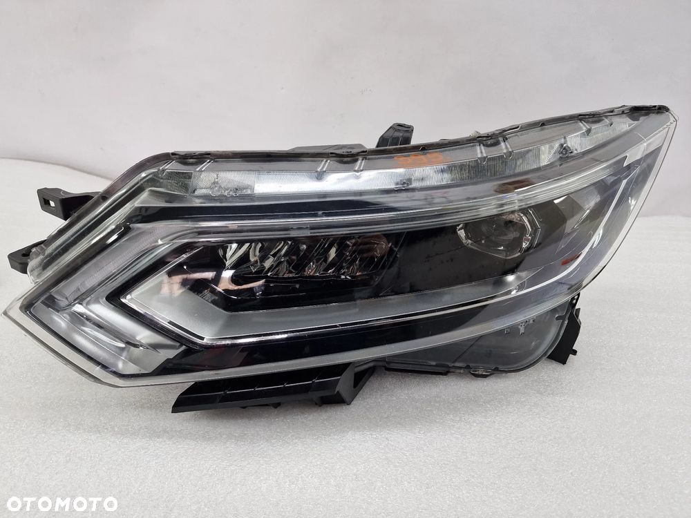 NISSAN QASHQAI II J11 LIFT 17- LEWA LAMPA PRZEDNIA PRZÓD FULL LED , NR KOITO 100-19011 / KOITO 100-19012 , NR AUKCJI LA395 - 1