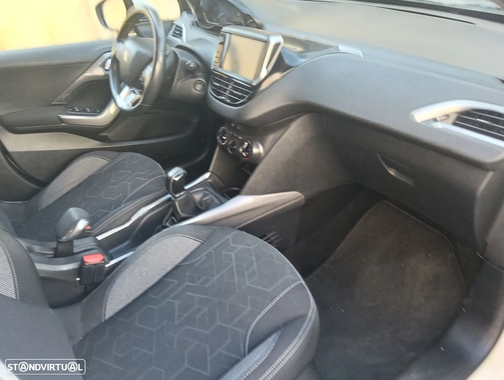 Peugeot 2008 1.6 BlueHDi Style - 23