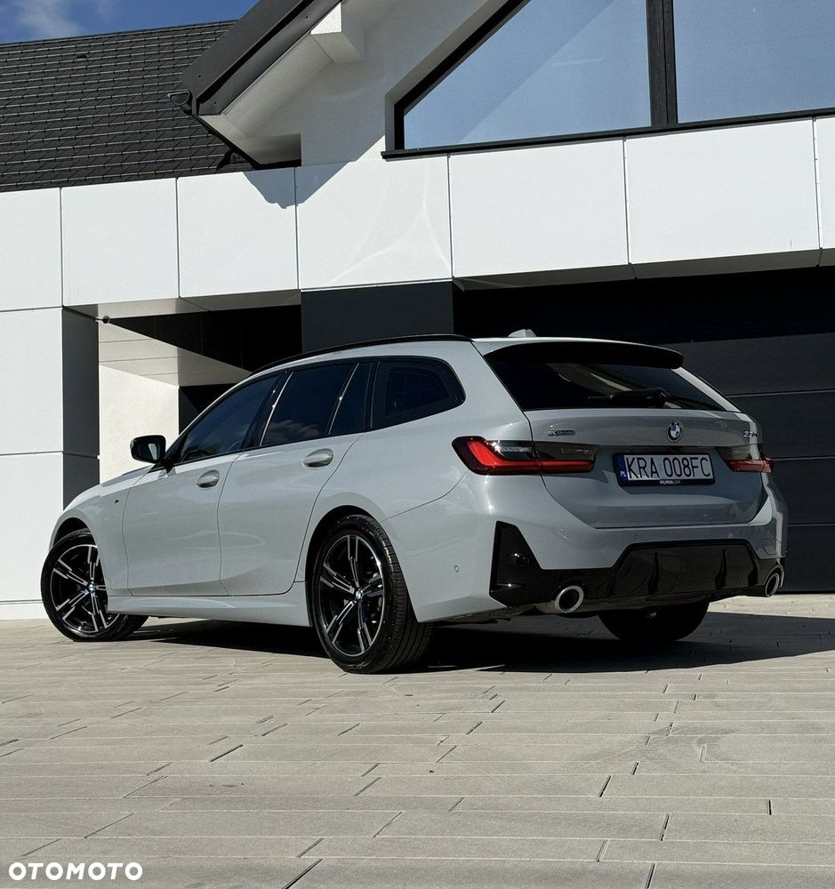 BMW Seria 3 330i xDrive M Sport - 4