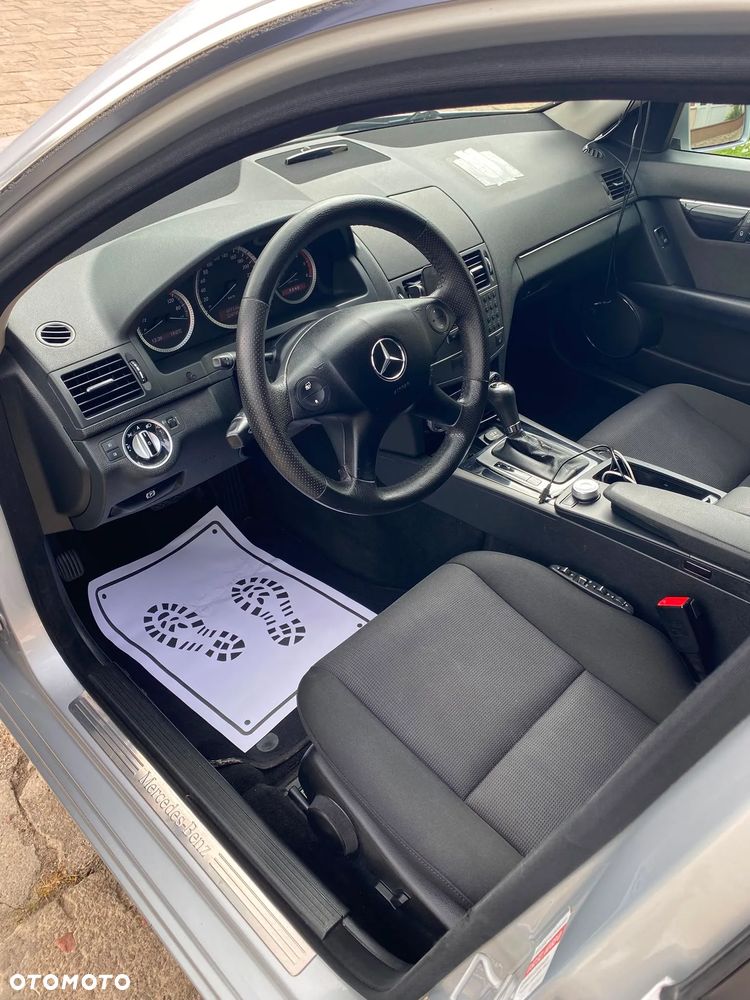 Mercedes-Benz Klasa C 220 CDI DPF (BlueEFFICIENCY) 7G-TRONIC Elegance - 4