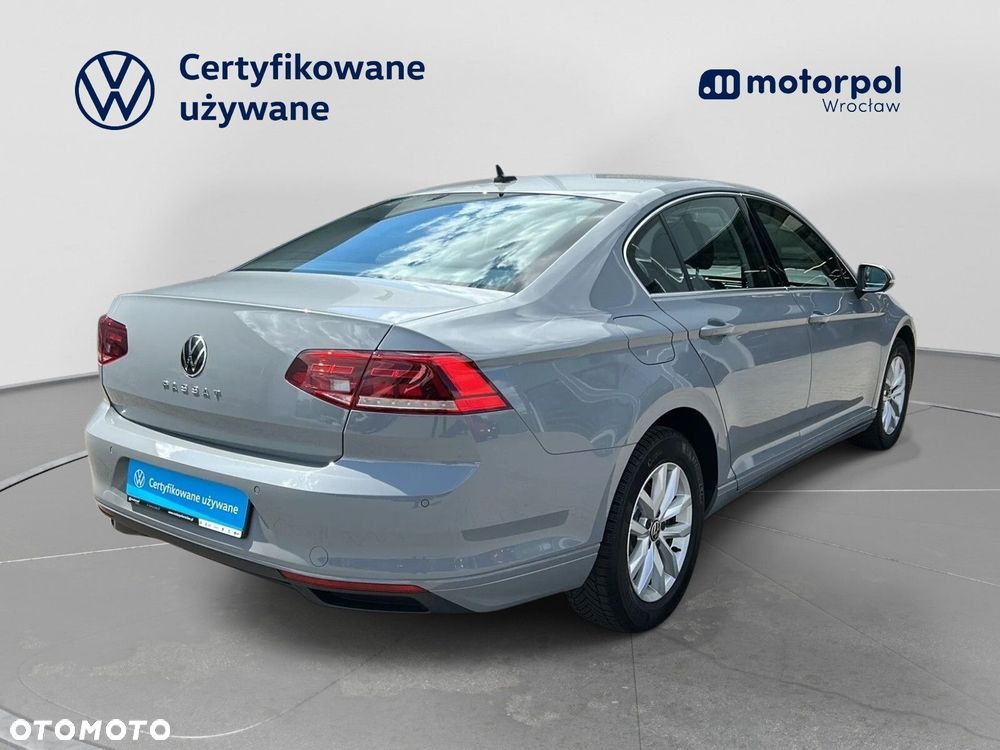 Volkswagen Passat - 15