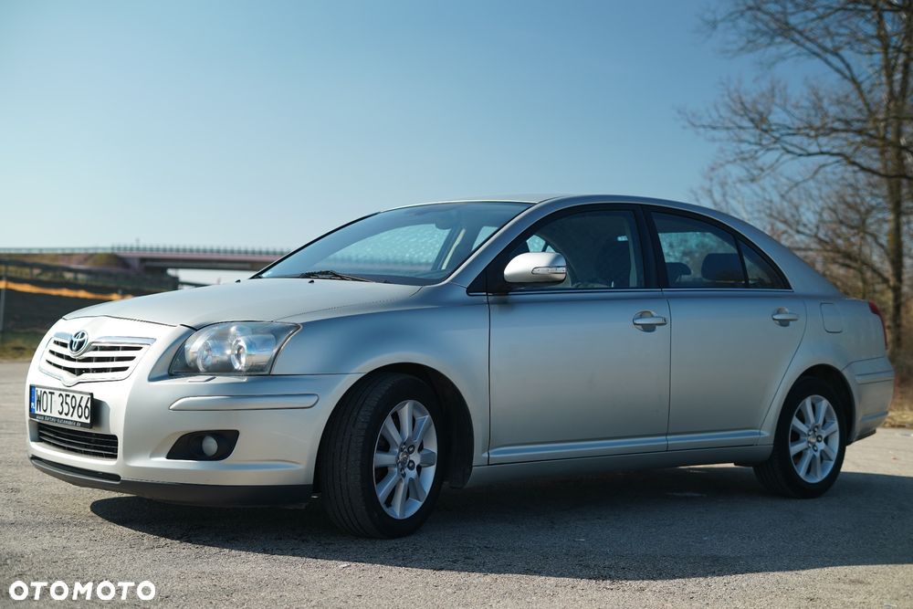 Toyota Avensis - 4