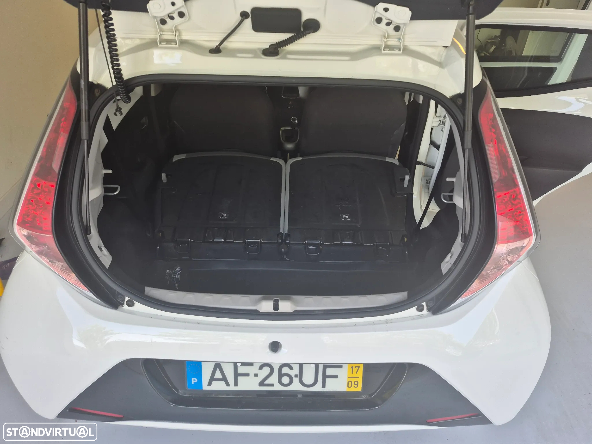 Toyota Aygo 1.0 X-Play Plus MM - 14