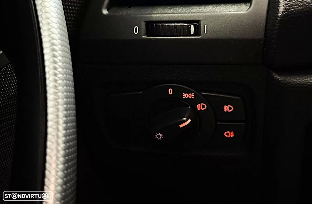 BMW 118 d Pack M - 26