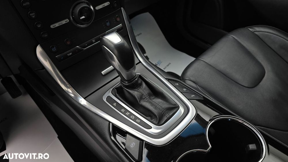 Ford Edge 2.0 TDCi Powershift Titanium - 17