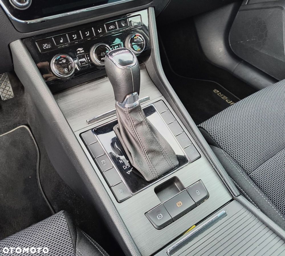 Skoda Superb 2.0 TSI Style DSG - 23
