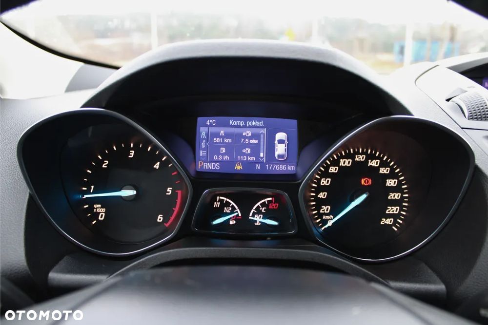 Ford Kuga 2.0 TDCi 4x4 Titanium - 24